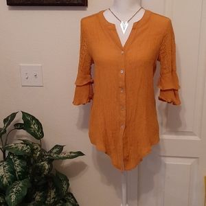 Gorgeous mustard blouse L